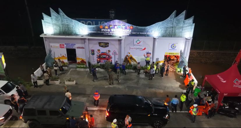 Pos Terpadu di gerbang Tol Kraksaan dibangun oleh Polres Probolinggo Polda Jatim dengan design miniatur Ibu Kota Nusantara (IKN).