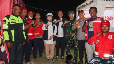 Bupati Lumajang, Indah Amperawati yang juga turut ke lapangan bersama Wakil Bupati Adji Kusuma saat malam takbiran
