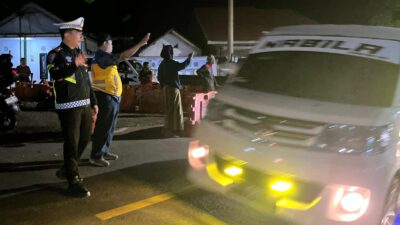 Polres Jember Polda Jatim tetap menempatkan sejumlah personel di lapangan guna mengantisipasi arus balik lebaran melalui kegiatan yang ditingkatkan (KRYD).