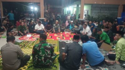 Integritas Tercoreng, Ratusan Warga Kalidawir Segel Moral Balai Desa Tuntut Oknum Perangkat Mundur