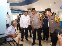 Kapolda Jatim Cek Pos Terpadu dan Pos Pam di Surabaya Pastikan Layanan Mudik Berjalan Optimal
