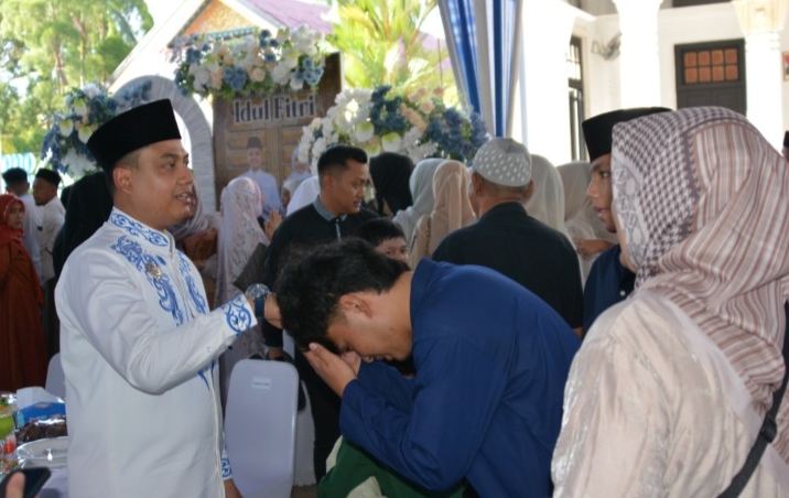 Walikota Langsa Jeffry Sentana S. Putra SE menggelar open house yang terbuka bagi seluruh masyarakat.