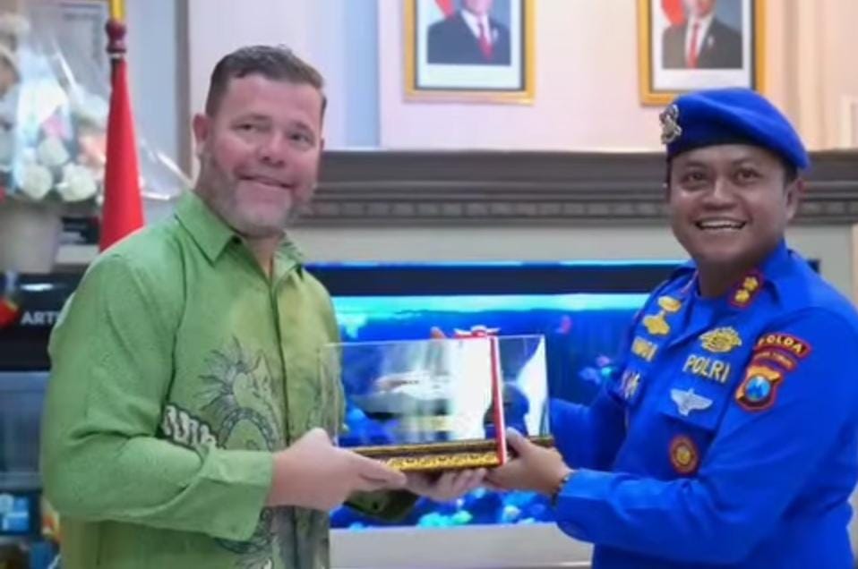 Polda Jawa Timur (Jatim) mendapat apresiasi dan penghargaan dari perwakilan Konsulat Jenderal Amerika Serikat di Surabaya
