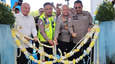 Kakorlantas Polri Irjen Pol Drs. Agus Suryonugroho, S.H., M.Hum., Kapolda Kalimantan Selatan Irjen Pol Rosyanto Yudha Hermawan, S.I.K., S.H., M.H. dan pejabat utama Polda Kalsel