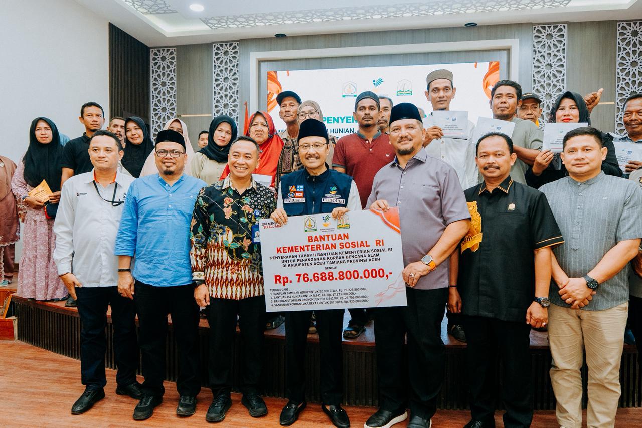 Bupati Aceh Tamiang, Irjen Pol. (Purn) Drs. Armia Pahmi MH bersama Kementerian Sosial