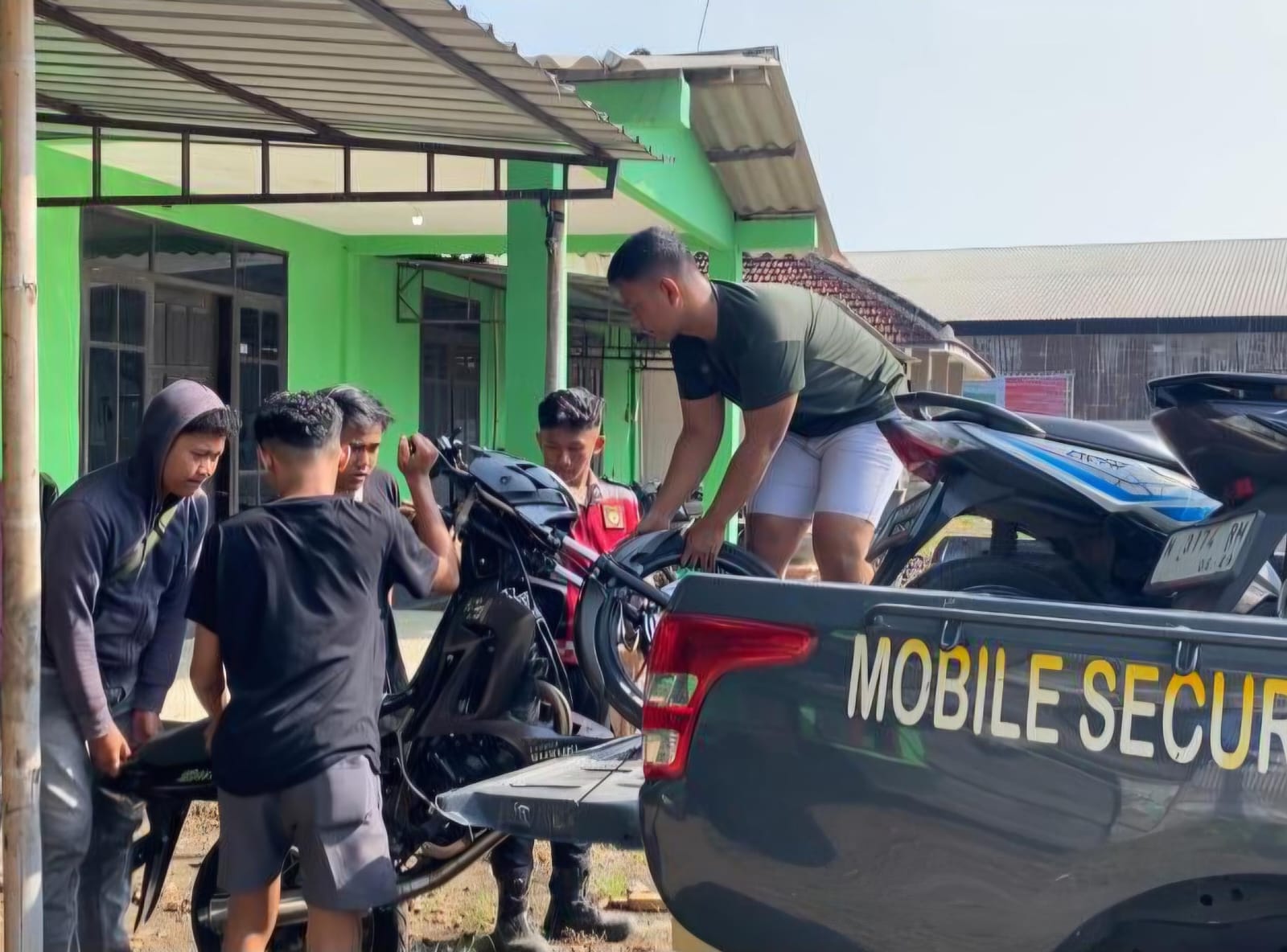 Polres Probolinggo Polda Jatim mengamankan puluhan sepeda motor yang diduga digunakan dalam kegiatan balap liar.