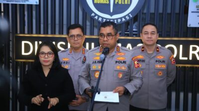 Kadivhumas Polri, Irjen Pol. Johnny Eddizon Isir