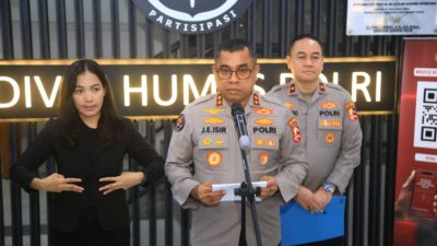 Kepala Divisi Humas Polri, Johnny Eddizon Isir