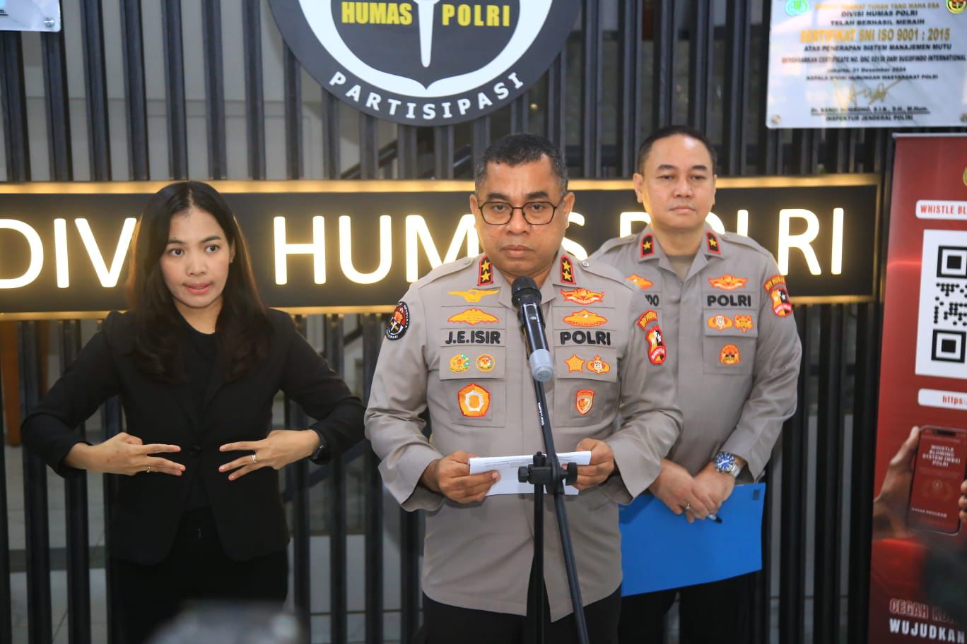 Kepala Divisi Humas Polri, Johnny Eddizon Isir