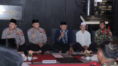 Kapolres Lamongan AKBP Arif Fazlurrahman didampingi Wakapolres Lamongan Kompol Jodi Indrawan, S.I.K., para Pejabat Utama (PJU) Polres Lamongan dan para Kapolsek jajaran.