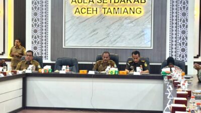. Sekretaris Daerah Kabupaten Aceh Tamiang Drs. Syuibun Anwar