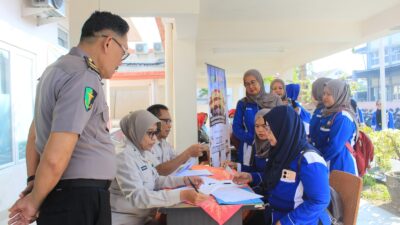 Polres Bojonegoro bekerja sama dengan RS Bhayangkara Wahyu Tutuko menggelar layanan pemeriksaan kesehatan (medical check up) gratis