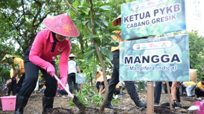 Ketua Bhayangkari Cabang Gresik Ny. Yanggi Ramadhan