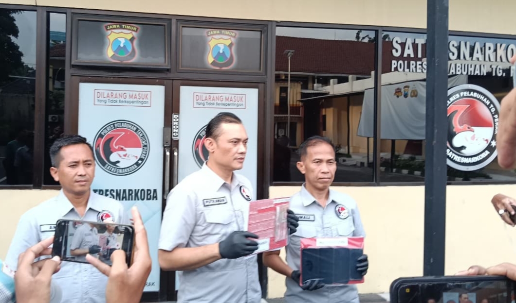 Kasatresnarkoba Polres Pelabuhan Tanjung Perak AKP Adik Agus Putrawan