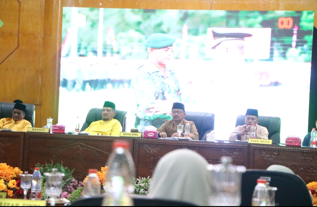 Bupati Aceh Tamiang dan Wakil Bupati Aceh Tamiang menghadiri Rapat Paripurna Istimewa dalam rangka peringatan Hari Ulang Tahun (HUT) ke-24 Kabupaten Aceh Tamiang