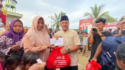 Plt. Sekretaris Daerah Drs. Syuibun Anwar didampingi Asisten Muslizar