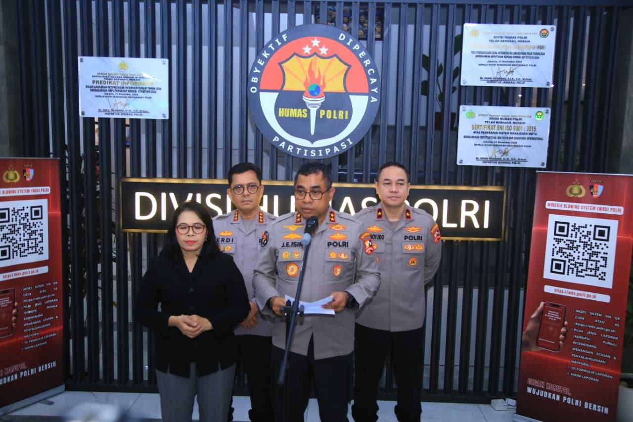 Kepala Divisi Humas Polri Irjen Pol. Johnny Eddizon Isir