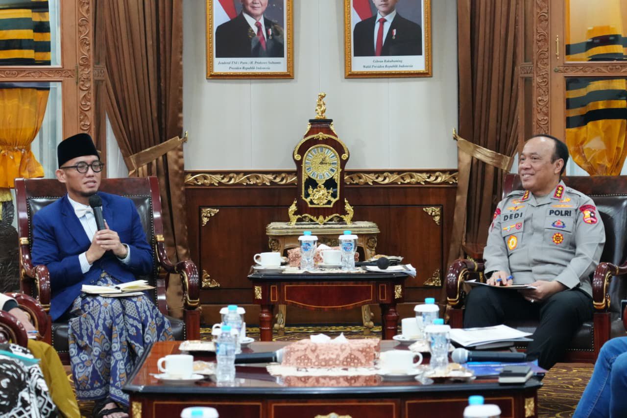 Wakapolri, Komjen Pol. Prof. Dr. Dedi Prasetyo, S.H., M.Hum., M.Si., M.M., dan Wakil Menteri Haji dan Umrah RI, Dahnil Anzar Simanjuntak