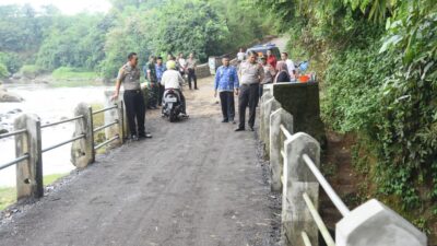 Polres Bondowoso menghadirkan langkah nyata melalui program pembangunan jembatan yang langsung menyentuh kepentingan warga.