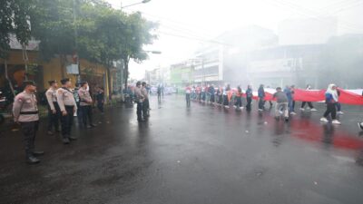 Polda Jatim memberikan apresiasi kepada elemen pekerja yang menyampaikan aspirasi secara tertib peringatan Hari Buruh se Dunia atau May Day