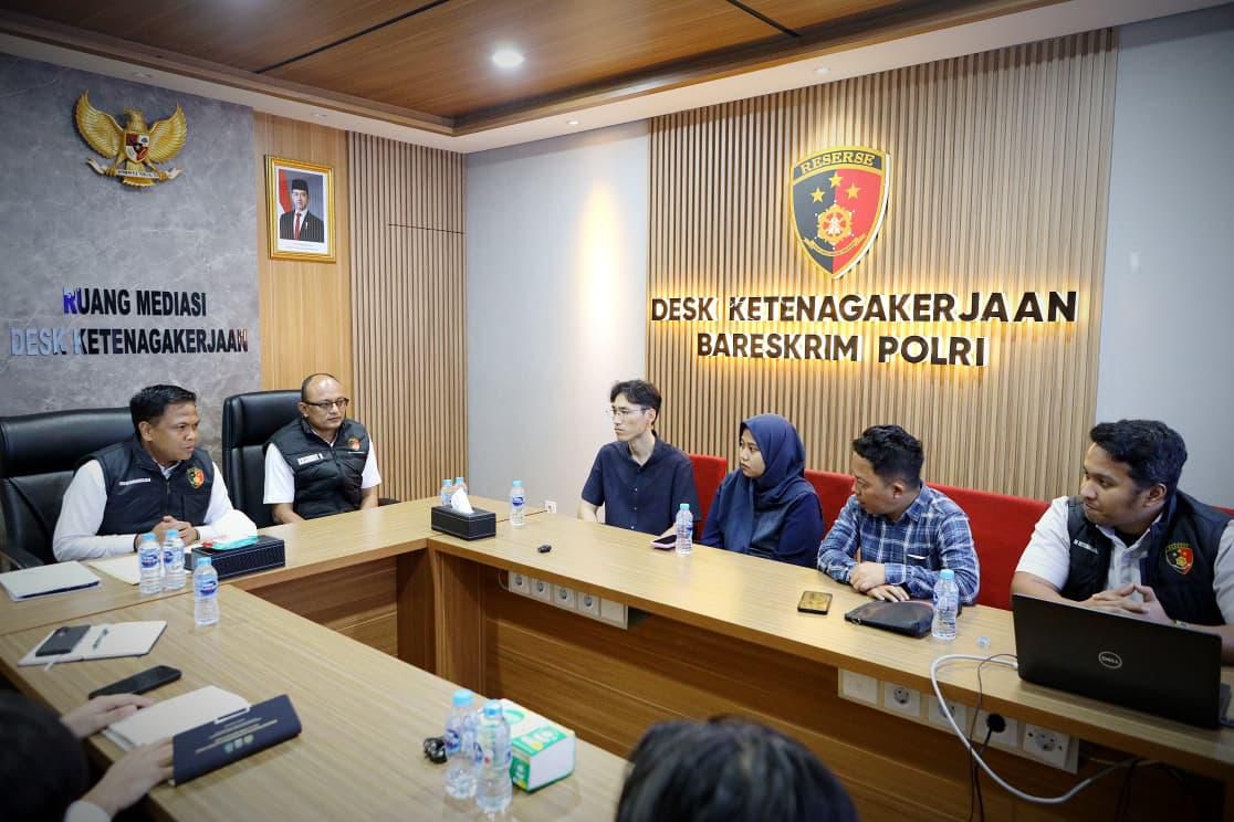 Kepolisian Negara Republik Indonesia (Polri) mengoptimalkan peran Desk Ketenagakerjaan Polri yang telah dibentuk pada 20 Januari 2026 sebagai pusat pelayanan terpadu dalam penanganan permasalahan ketenagakerjaan.