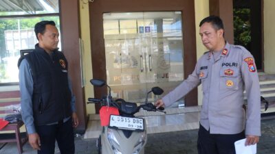 Kasi Humas Polres Pelabuhan Tanjung Perak Iptu Suroto mewakili Kapolsek Kenjeran Kompol Yuyus Andriastanto