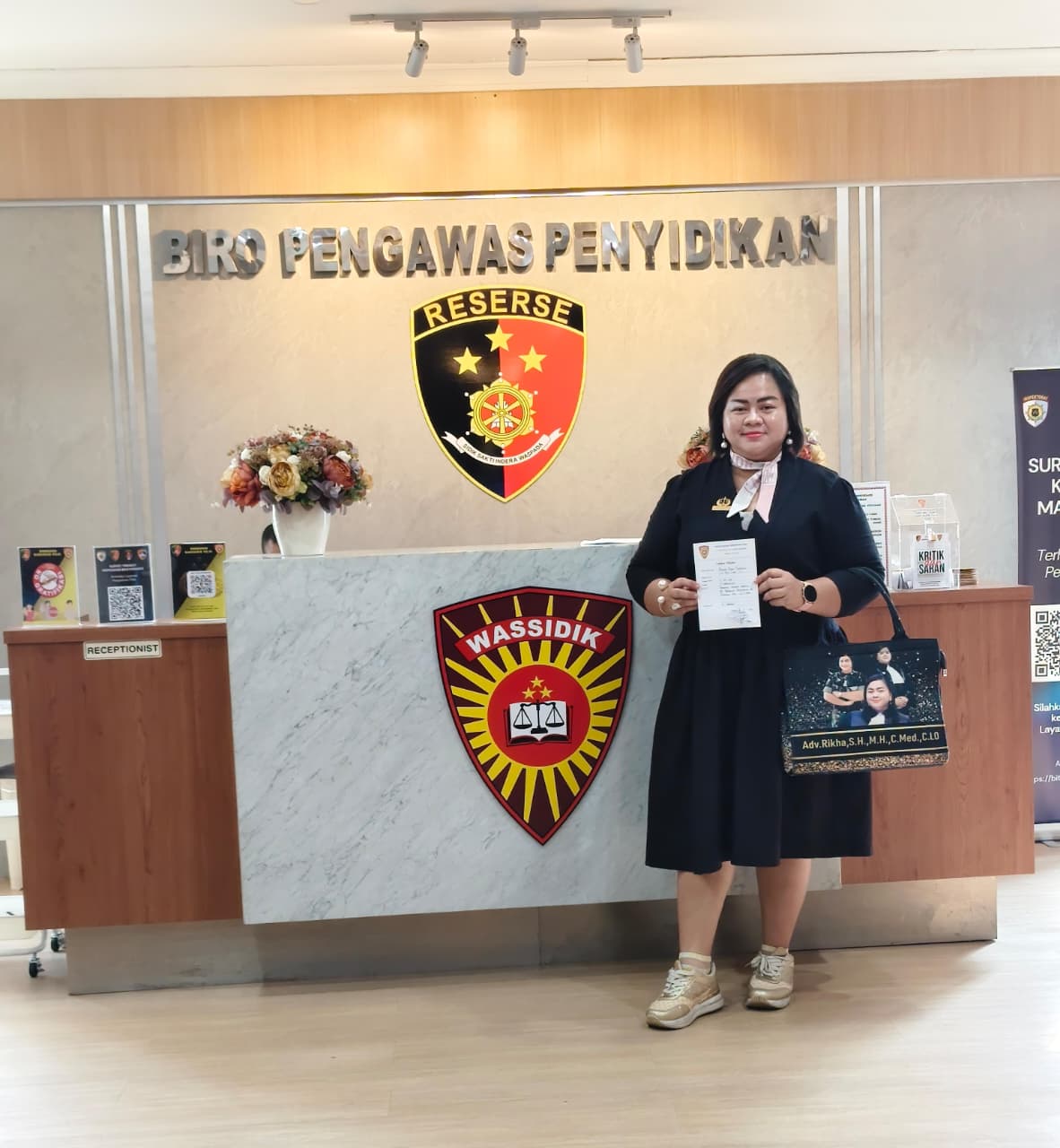 Advokat Rikha Permatasari, S.H.,M.H.,C.Med.,C.LO.,C.PIM., selaku Kuasa Hukum Pelapor, resmi menyerahkan surat tembusan permohonan Gelar Perkara Khusus kepada Karowassidik Bareskrim Polri di Jakarta
