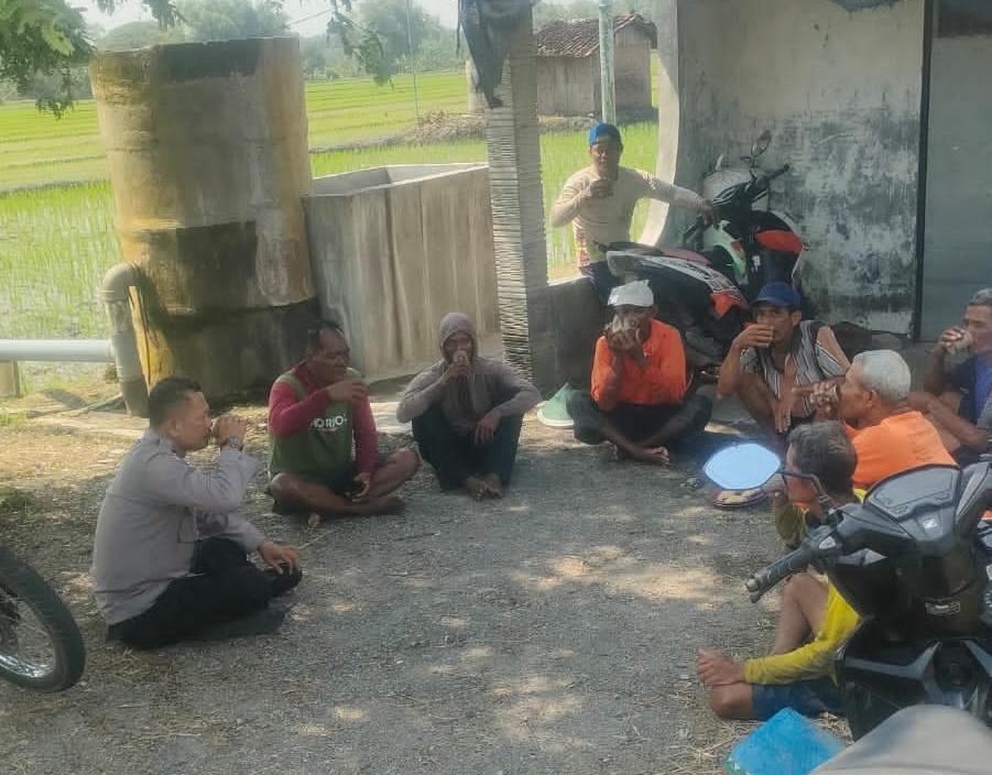 Polres Ngawi Polda Jatim melalui Polsek Pangkur melaksanakan kegiatan NGOBRAS (Ngopi Bersama Masyarakat).