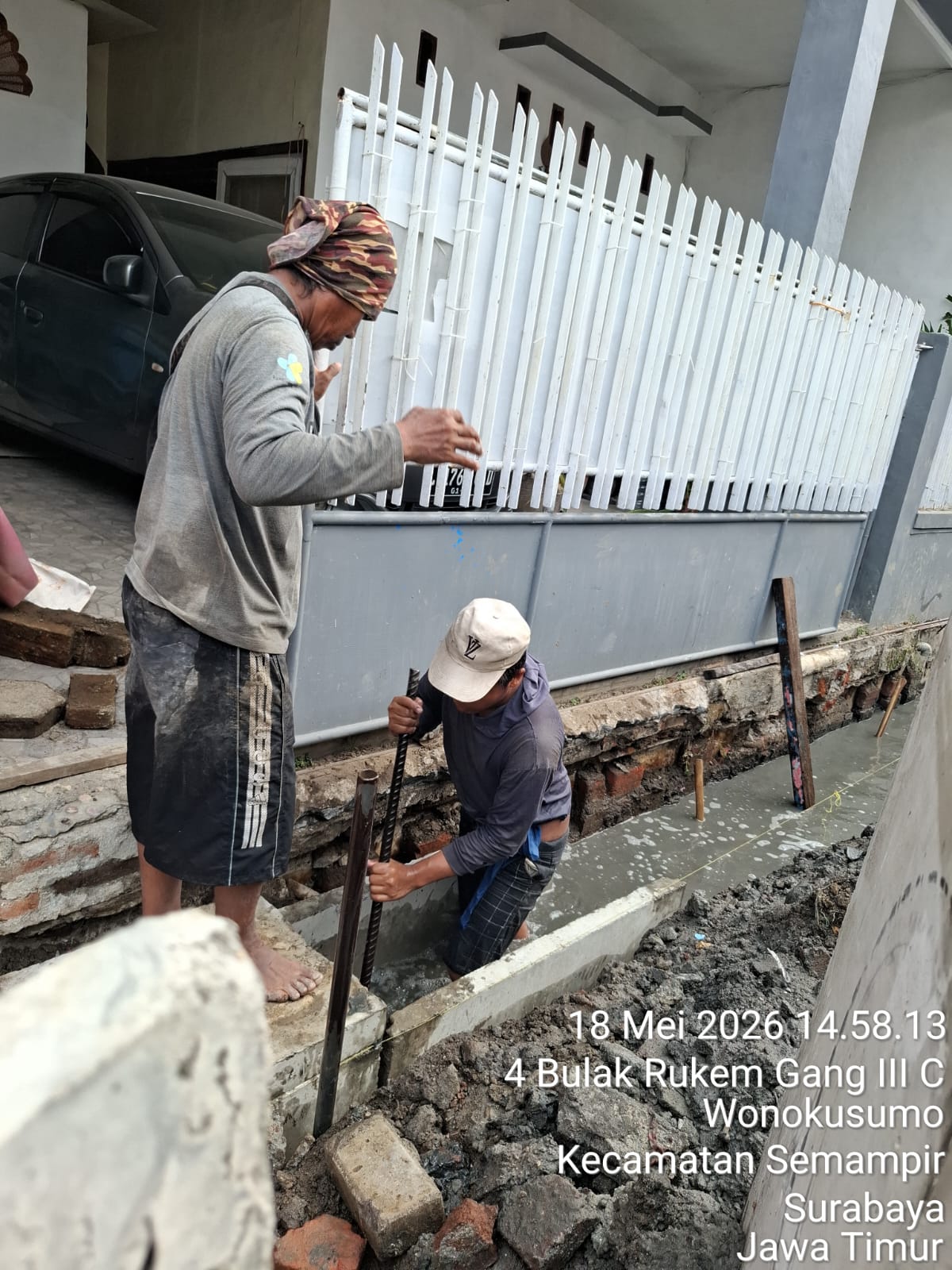 Keterangan Gambar : Pekerja Abaikan K3