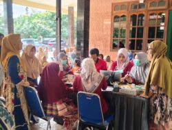 Kepala Desa Banjar Gelar Pemeriksaan Mata, Skrining TB dan Rontgen Gratis, Ratusan Warga Antusias Hadir