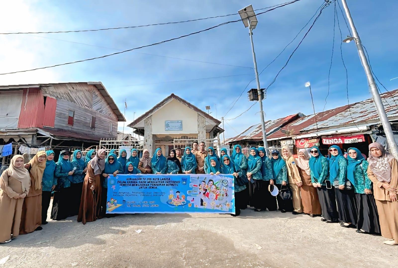 Ketua Tim Penggerak PKK Kota Langsa, Ny. Devi Sentana