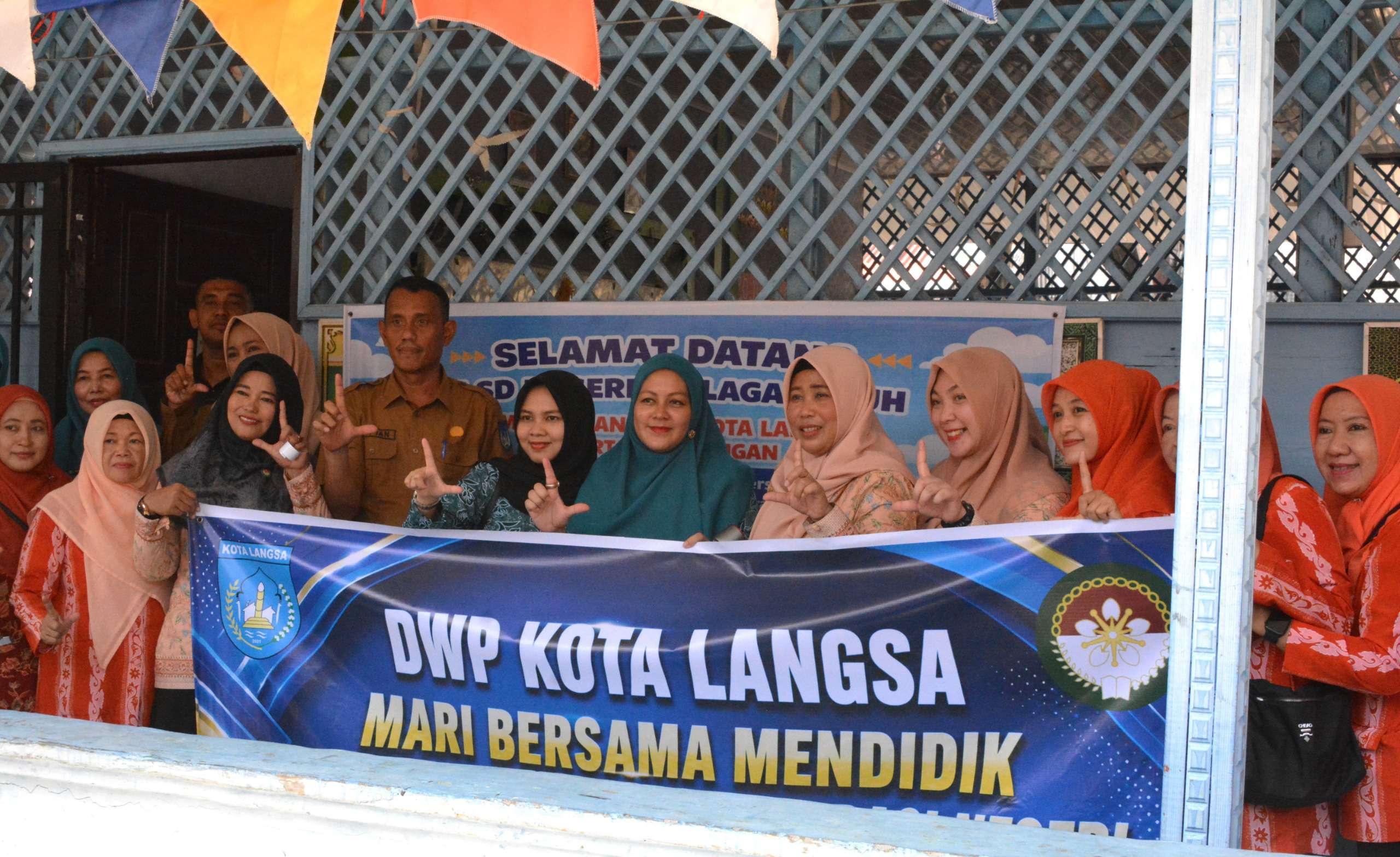 Dharma Wanita Persatuan (DWP) Kota Langsa mengunjungi Gampong Telaga Tujoh Kecamatan Langsa Barat