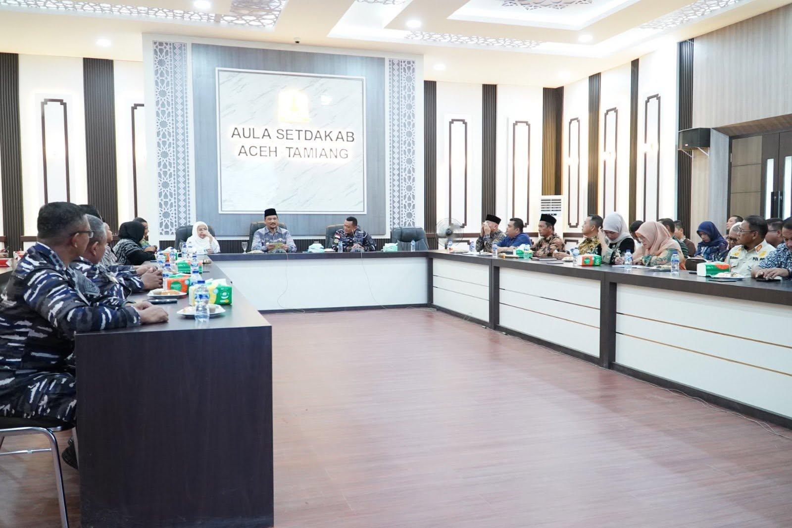 Bupati Aceh Tamiang, Irjen Pol. (Purn) Drs. Armia Pahmi MH menerima kunjungan silahturahmi Komandan Kodaeral 1 Laksamana Muda TNI Deni Septiana