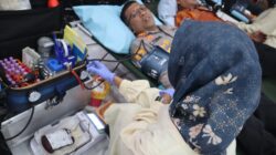 Kegiatan donor darah diikuti Kapolresta Sidoarjo Kombes. Pol. Christian Tobing, Wakapolresta Sidoarjo AKBP Mohammad Zainur Rofik