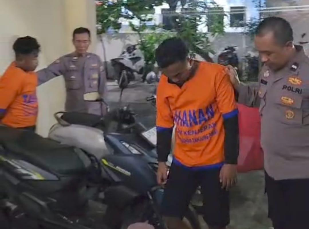 Dua tersangka yang diamankan AS, 24, dan GDS, 21, warga Kapas Madya, Surabaya.