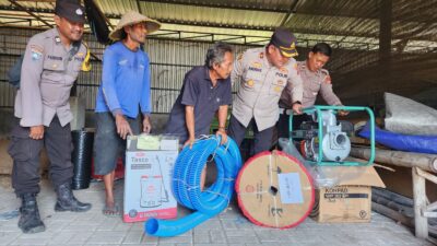 Polres Pelabuhan Tanjung Perak Salurkan Bantuan Alat Pertanian untuk Dukung Ketahanan Pangan Nasional
