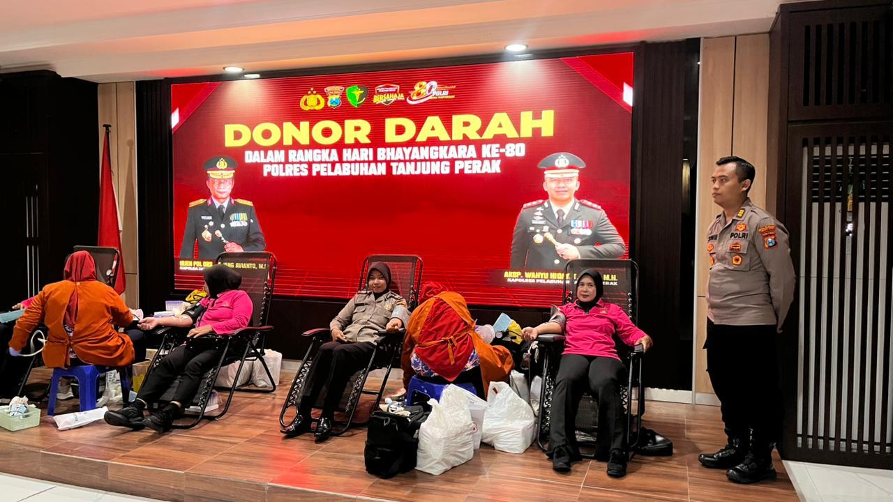 Hari Bhayangkara ke-80, Polres Pelabuhan Tanjung Perak aksi kemanusiaan donor darah di Aula Sanika Satyawada menyasar anggota dan ibu-ibu