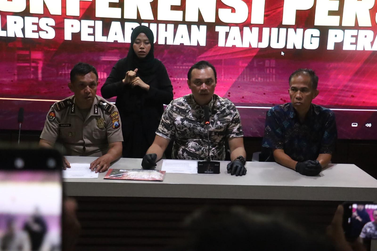 Kasat Narkoba Polres Pelabuhan Tanjung Perak AKP Adik Putrawan