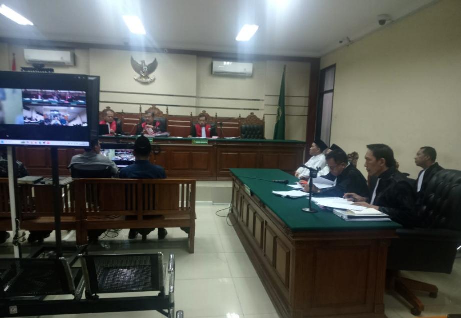 ​Pihak keluarga dan pesantren menyatakan tetap menghormati proses hukum di Kejaksaan Negeri (Kejari) Gresik.