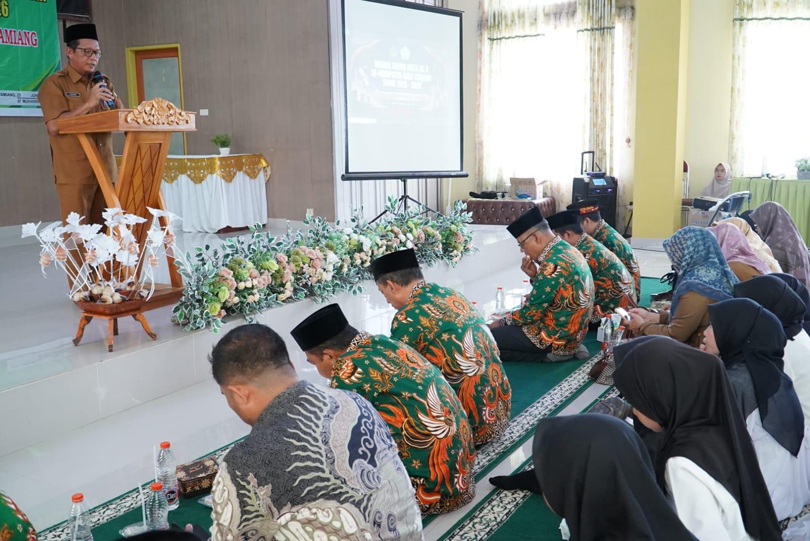 Staf Ahli Bupati Aceh Tamiang, Yunus SP mewakili Bupati Aceh Tamiang menghadiri Wisuda Santri Madrasah Diniyah Takmiliyah Awaliyah (MDTA) ke-III