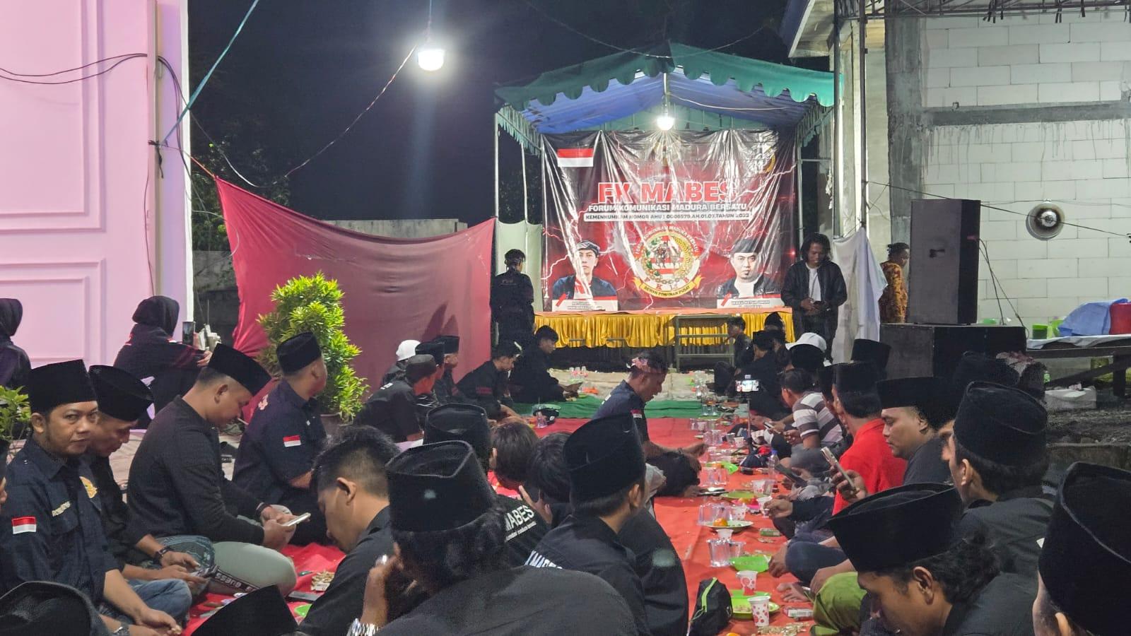 FK MABES menggelar kegiatan perdana berupa silaturahmi dan ajang seni pencak silat di kediaman Wakil Ketua Umum H. Wava di Jalan Dupak Rukun
