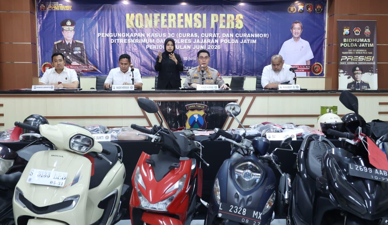 Kabid Humas Polda Jatim Kombes Pol Jules Abraham Abast
