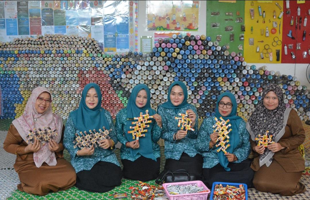 Kreativitas dan kepedulian lingkungan yang ditunjukkan SD Negeri 2 Langsa mendapat apresiasi dari Tim Penggerak PKK Kota Langsa.