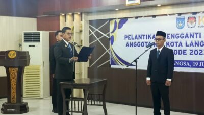 Walikota Langsa, Jeffry Sentana S Putra, SE melantik Mohammad Khoiri sebagai Anggota PAW, KIPKota Langsa periode 2023–2028