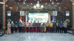 Sesi foto bersama seluruh Forkopimda saat acara pisah sambut Komandan Kodim 0829/Bangkalan