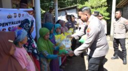 Polres Bondowoso Salurkan Bantuan Beras untuk Warga Curahpoh di Hari Bhayangkara – ke 80