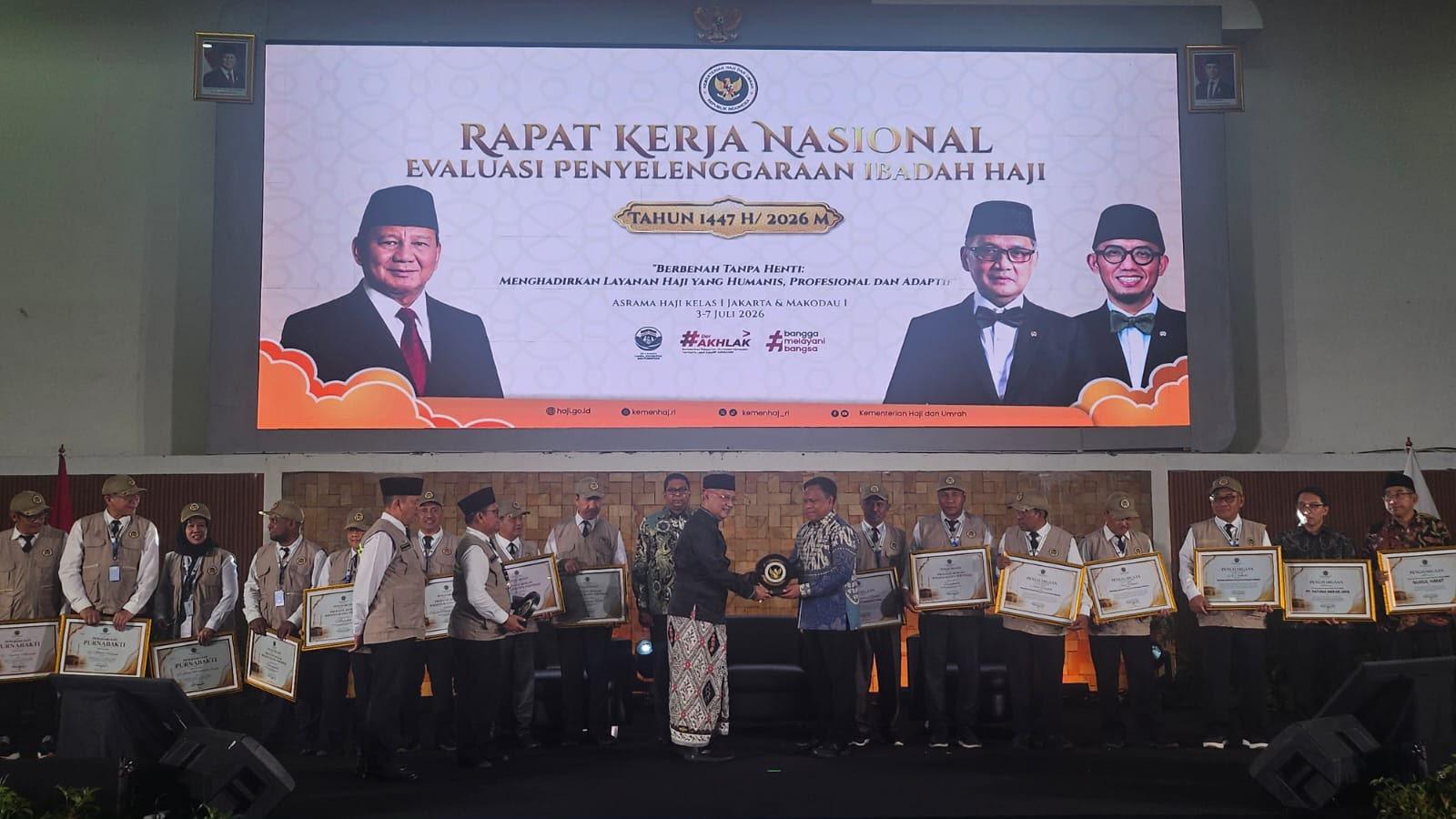 Polri menerima penghargaan dari Kementerian Haji dan Umrah RI atas kontribusinya dalam penyelenggaraan ibadah haji 1447 H/2026 M