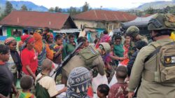 Bantuan kemanusiaan dari Presiden Republik Indonesia disalurkan kepada masyarakat terdampak konflik bersenjata di Distrik Agisiga, Kabupaten Intan Jaya