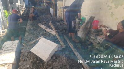 Pembangunan saluran U-ditc 30/40 cover gandar 5 ton Jalan Kedurus Pasar Lama Paket G dikerjakan Pokmas GSI Kamitra Kelurahan Kedurus Surabaya