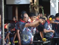 Buka Lomba Menembak Kapolda Jatim Cup 2026, Irjen Pol Nanang Avianto Tekankan Profesionalisme Penggunaan Senjata Api
